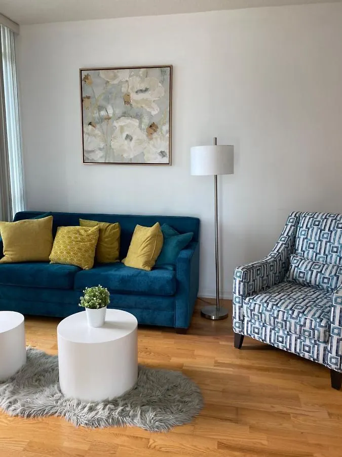 Toronto CN Tower Maple Leaf Square Luxurious 2 Bedroom Condo Appartement