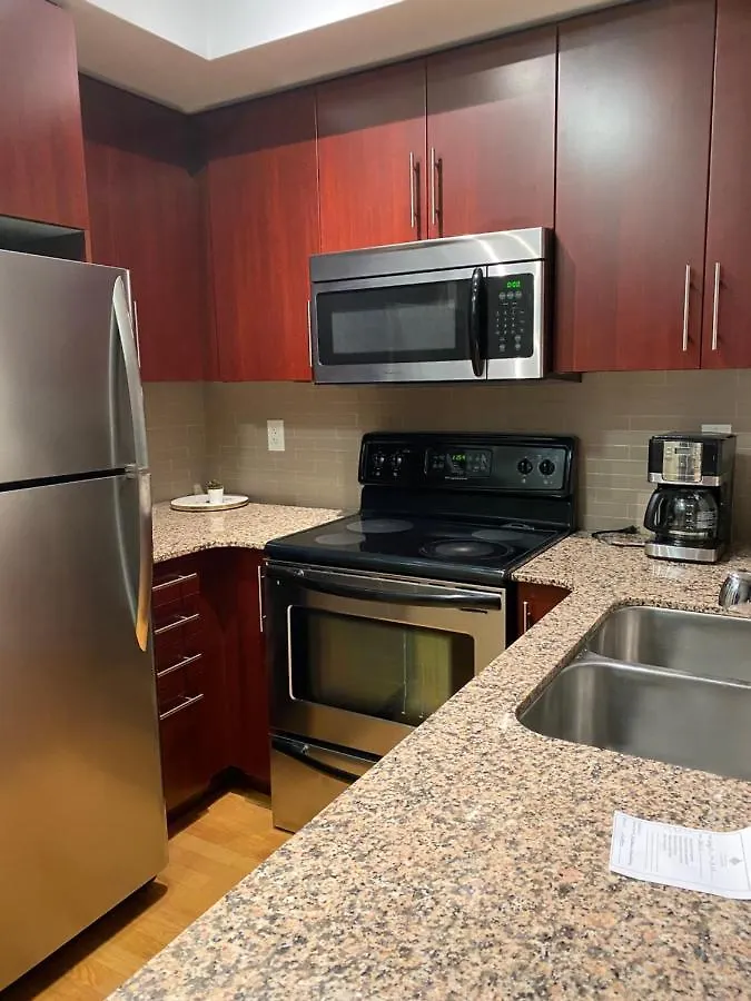 Toronto CN Tower Maple Leaf Square Luxurious 2 Bedroom Condo