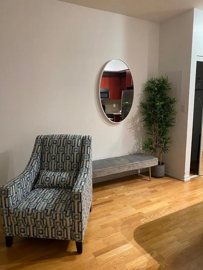 Toronto CN Tower Maple Leaf Square Luxurious 2 Bedroom Condo Appartement