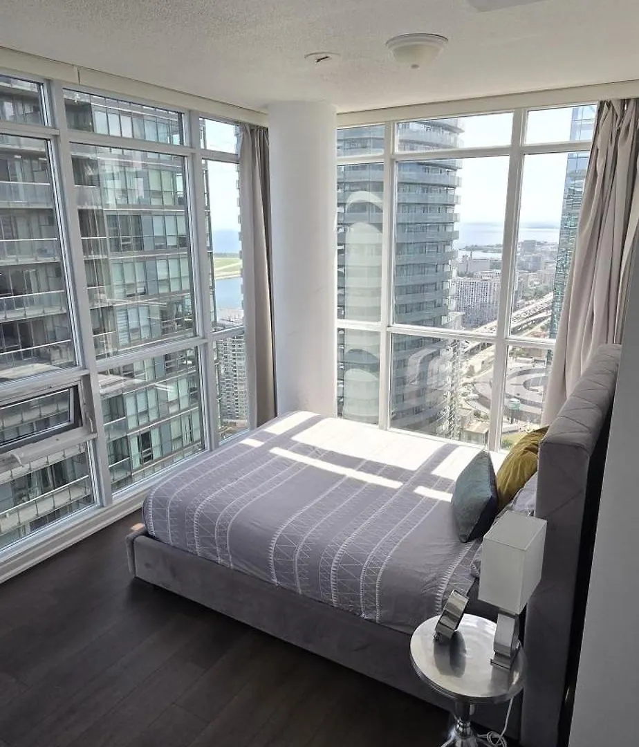 Toronto CN Tower Maple Leaf Square Luxurious 2 Bedroom Condo Canada
