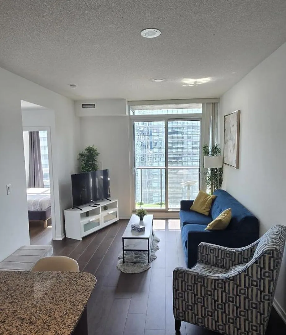Toronto CN Tower Maple Leaf Square Luxurious 2 Bedroom Condo