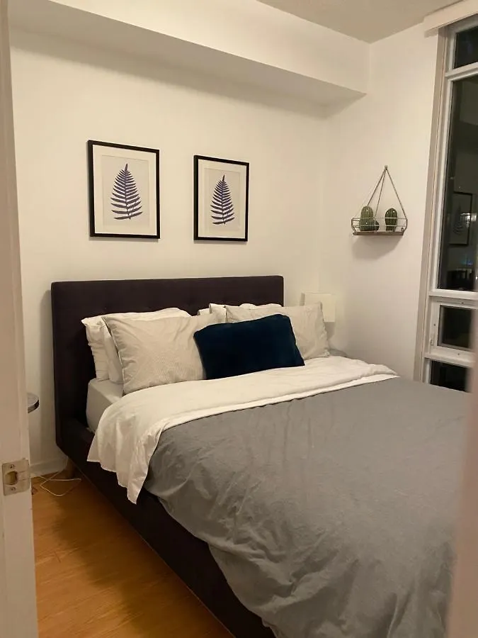 Toronto Cn Tower Maple Leaf Square Luxurious 2 Bedroom Condo Apartment