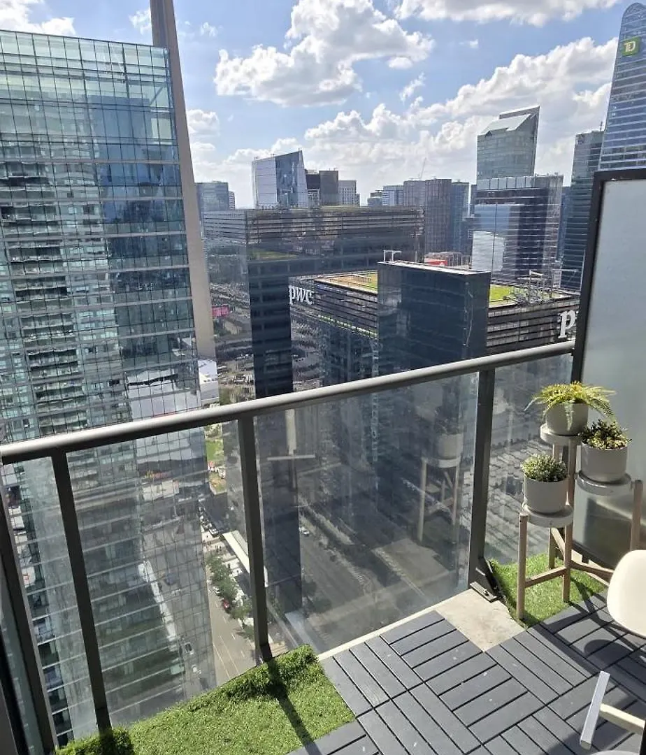 Apartment Toronto Cn Tower Maple Leaf Square Luxurious 2 Bedroom Condo