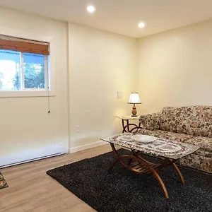 Modern Spacious 1 Bedroom In Desirable Gordon Head Near Mount Douglas Victoria