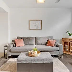  Apartment In The Heart Of Downtown